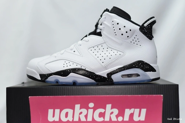 UrbanStyle Oreo” CT8529- 7275 605 6 Jordan “Reverse Air 1005